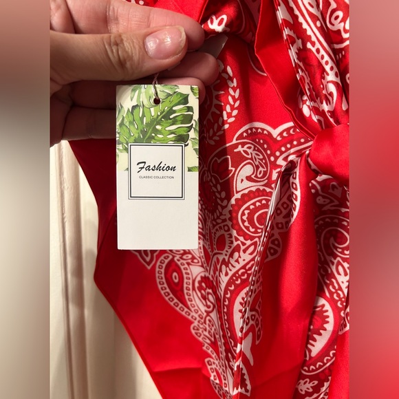 🆕 NEW Red Paisley Women's Bandana Handkerchief Scarf Top - Picture 5 of 6